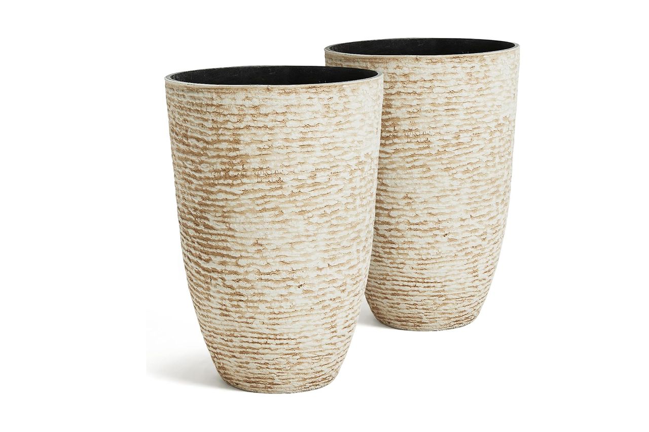 Worth 9 Gallon Tall Round Planters