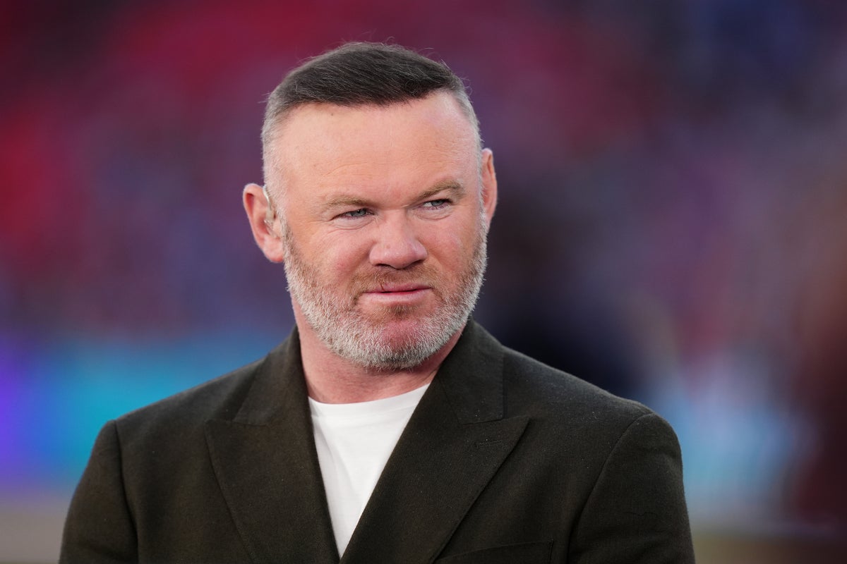 Wayne Rooney hails Arsenal star as Gunners close in on historic double