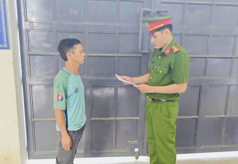 Khởi tố đối tượng trộm xe máy trước trụ sở Công an