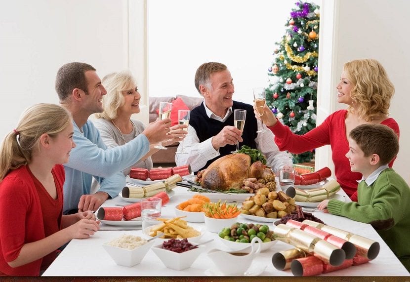 Cómo mantener a los niños en la mesa durante la cena de Navidad