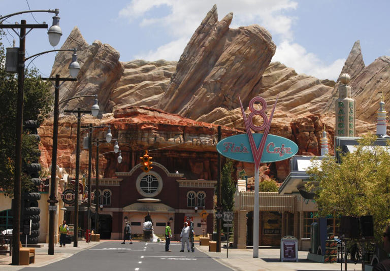 How Route 66 inspired Disney's 'Cars' and Cars Land — and the ride that ...