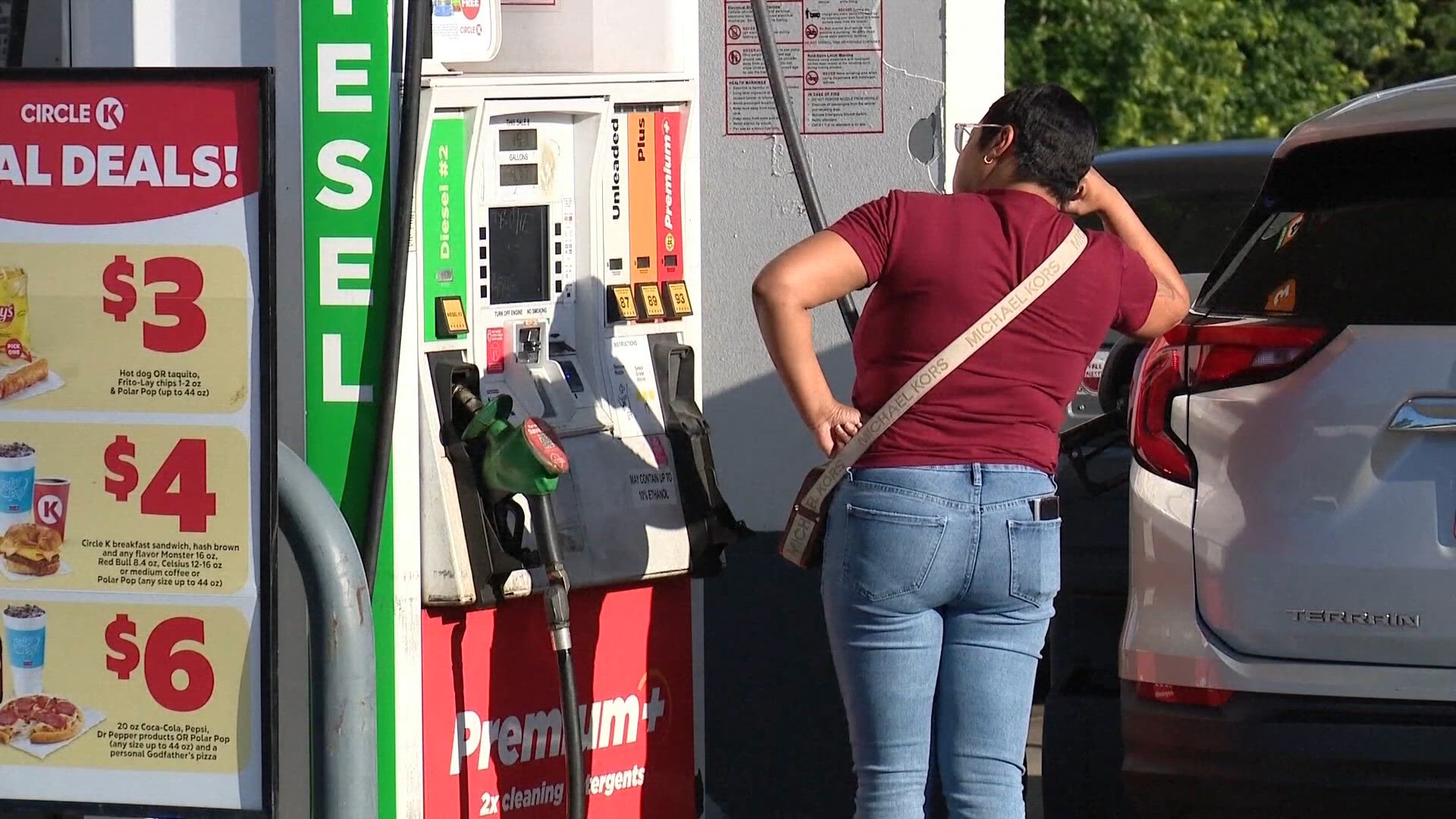 Trump proposes temporary gas tax freeze