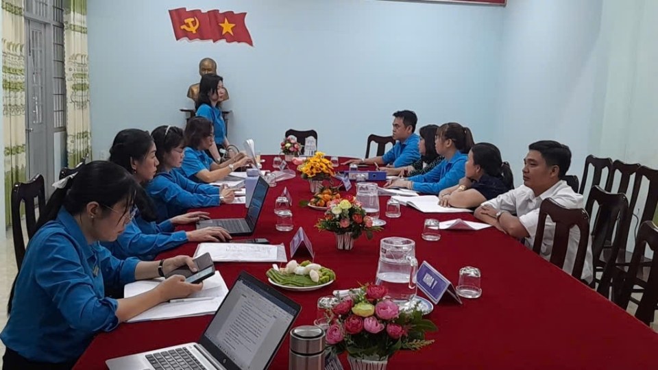 Công đoàn Vĩnh Long họp mặt đảng viên công nhân khu vực ngoài nhà nước
