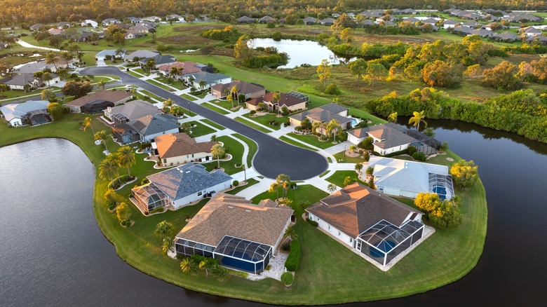 One Of Florida's Most Overlooked Cities Has Natural Springs, Beaches, And An Eclectic Downtown