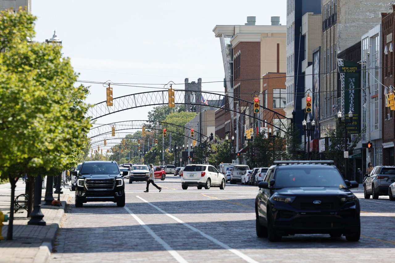 Investors are suddenly piling into Flint's dilapidated housing market