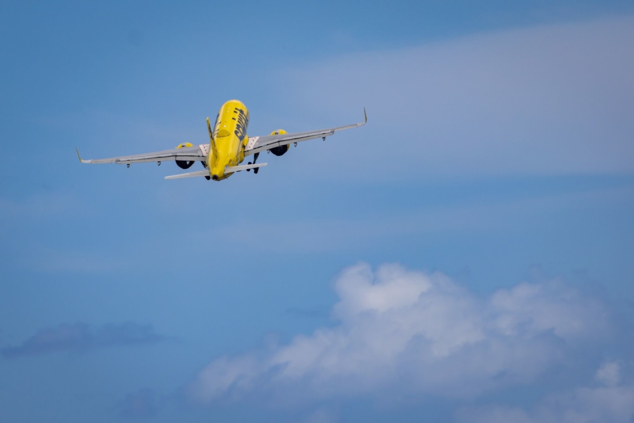 Spirit Airlines prepares to shut down as rescue deal falls apart