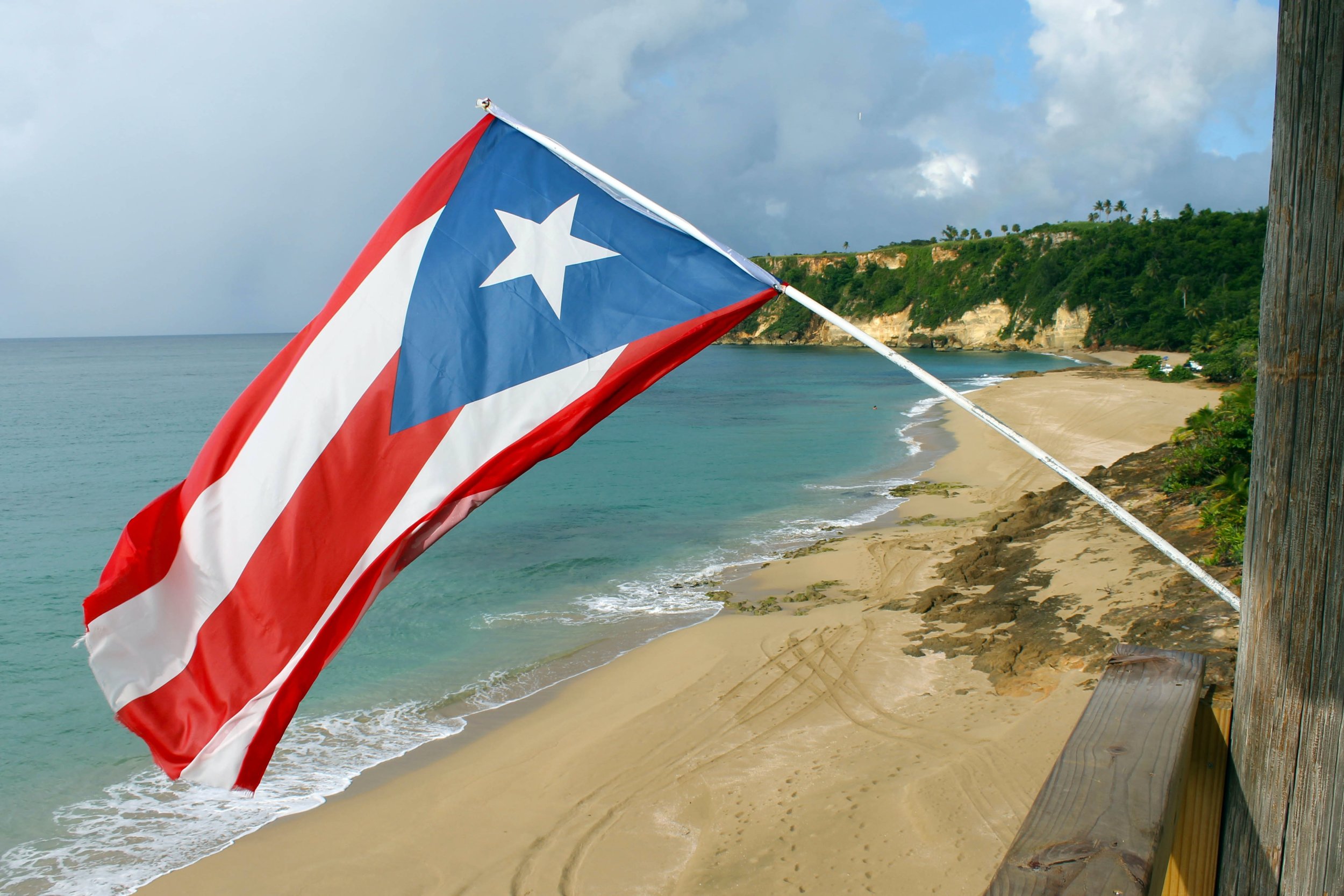 Senate says lawyers helped wealthy Americans dodge taxes through Puerto ...