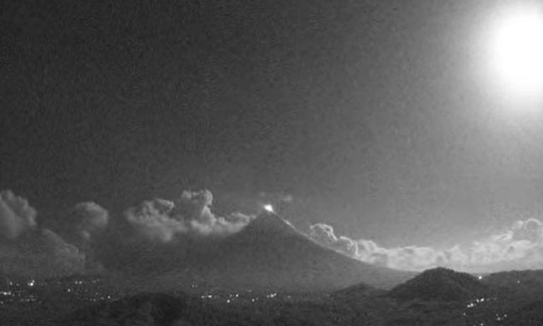 PHIVOLCS: Minor Strombolian activity, short-lived lava fountaining ...