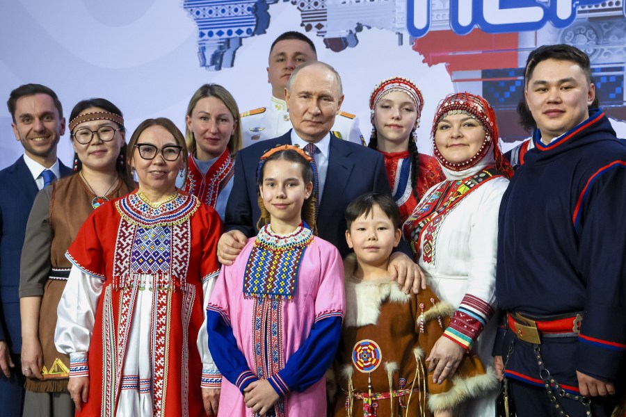 Opinion: Russia, slipping in Ukraine, is now also losing its grip in Mali