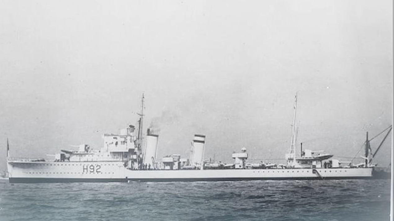 Watch a tiny destroyer face a battleship - then it charges straight at it