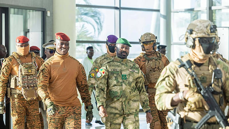 AES : le Mali dénonce une tentative d'assassinat contre Goïta, le Burkina suspend TV5