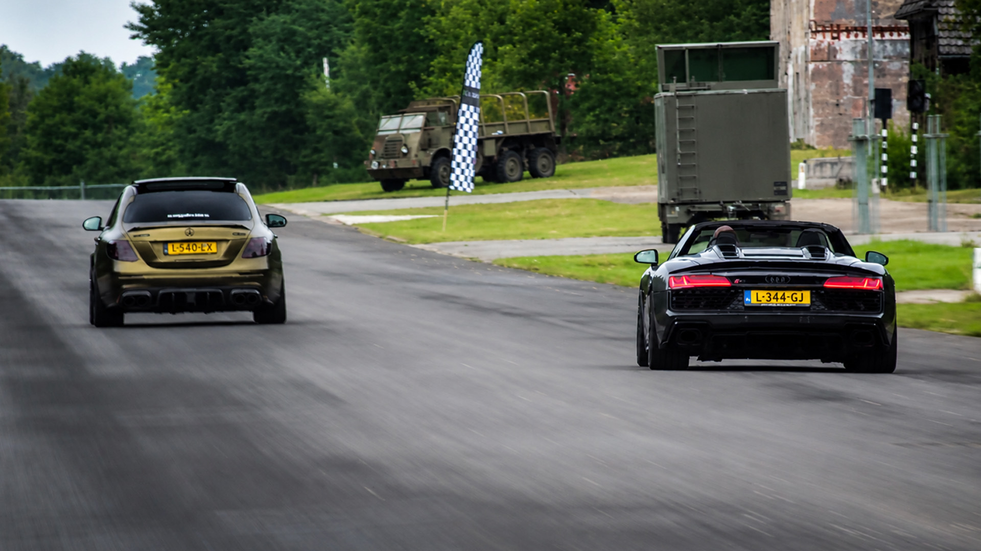 Can tuned AMG E63S win against Audi R8 in straight line battle?