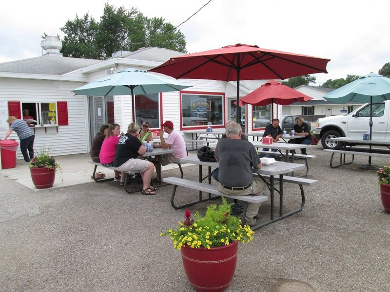 This small-town Iowa restaurant serves soft serve so good, you’ll plan ...