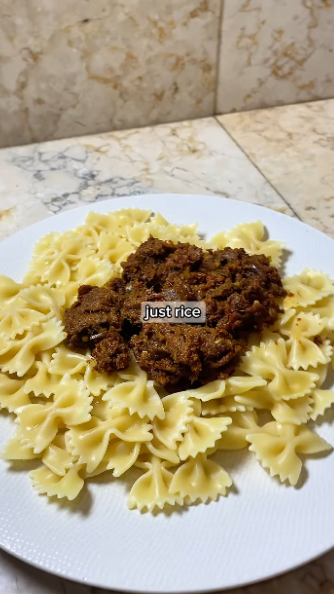What makes rendang pasta so rich and satisfying