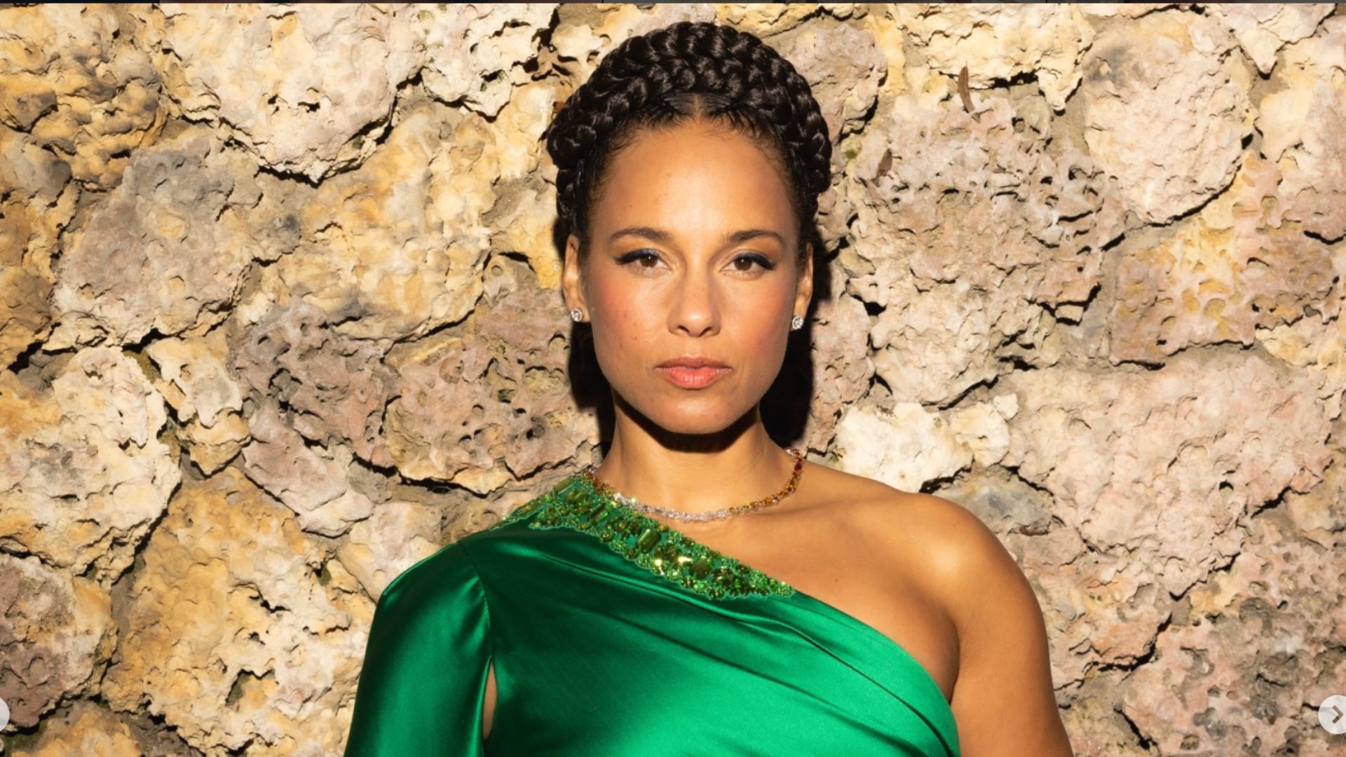 A network of old bachelors: Singer Alicia Keys denounces the inner ...
