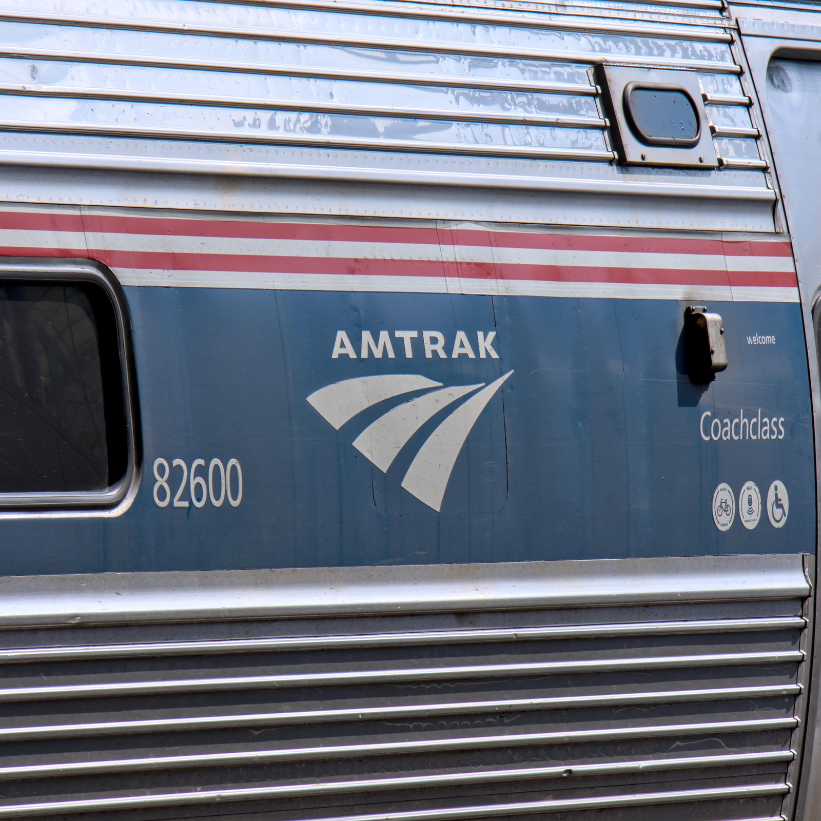 Amtrak may ease rules on guns on its trains, sources say