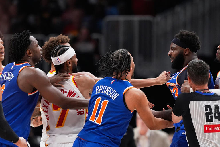 Daniels, Robinson ejected after fight, part of one-sided series ...