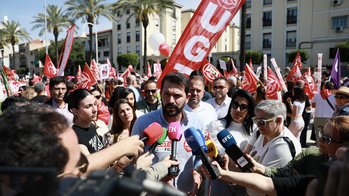El PSOE extremeño advierte de que saldrá a la calle para evitar que el ...
