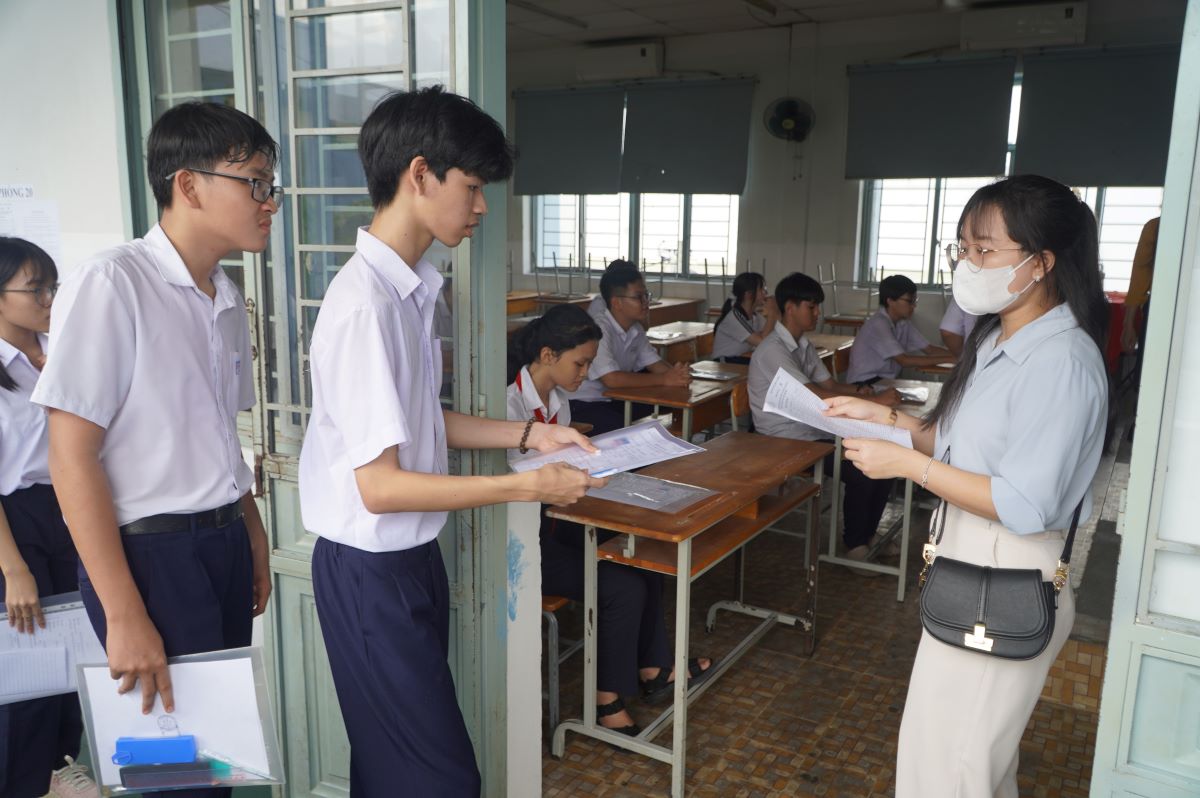 Nhìn lại tỉ lệ chọi lớp 10 ở TPHCM năm qua