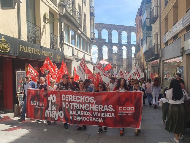 Miles de personas salen a la calle en ciudades de CyL y advierten de ...