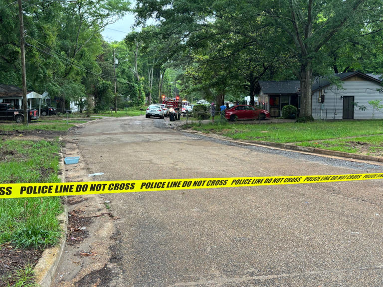 Suspect shot and killed during home invasion in Jackson