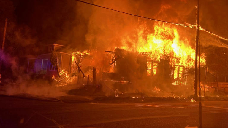 3 firefighters injured after 'catastrophic' fire engulfed SE Portland home