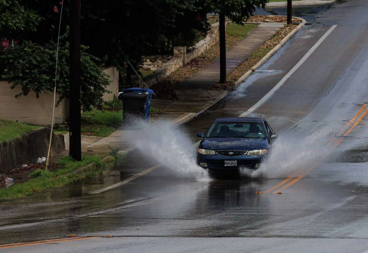 High water shutters 36 roads in Bexar County amid flash flood warning ...