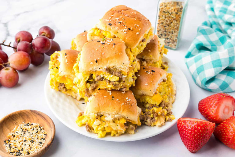 Breakfast sliders (with sausage)