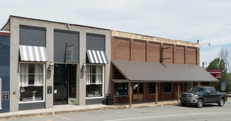 This quiet waterfront town in Arkansas is worth the detour