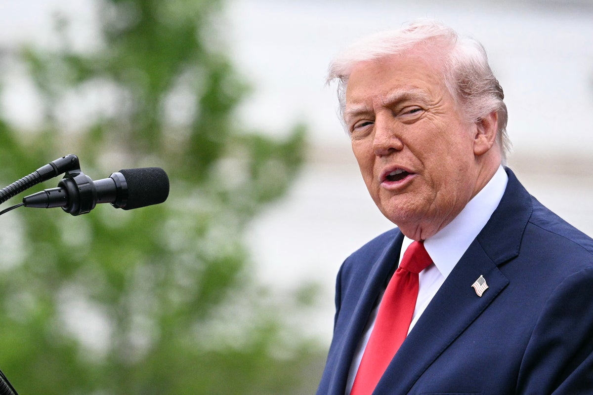 Trump says he’s raising tariffs on autos from EU to 25%