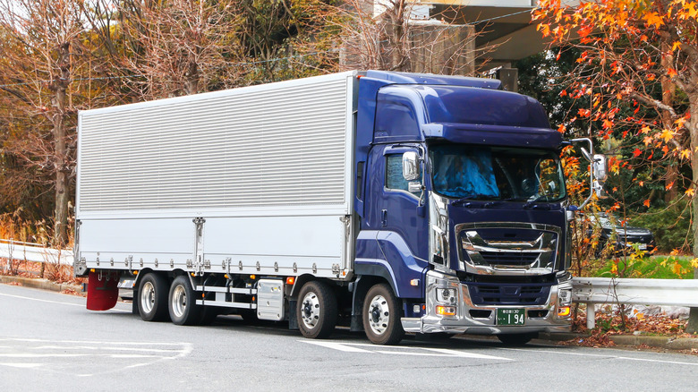 8 car brands that make semi trucks