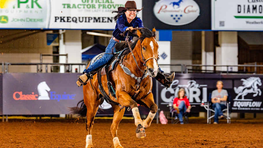 Gunderson and 'Wonder If Im Lucky' Top Ruby Buckle Derby in Emotional Win