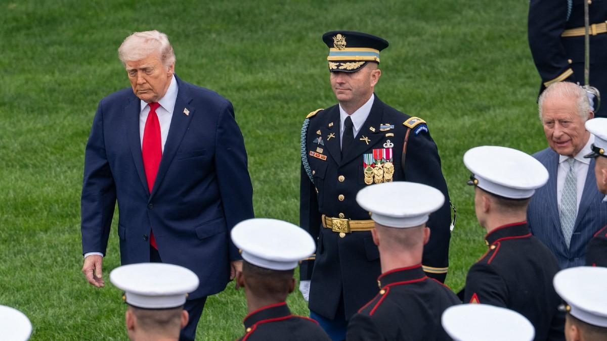 Donald Trump admits he doesn't want to wear bulletproof vest because it ...