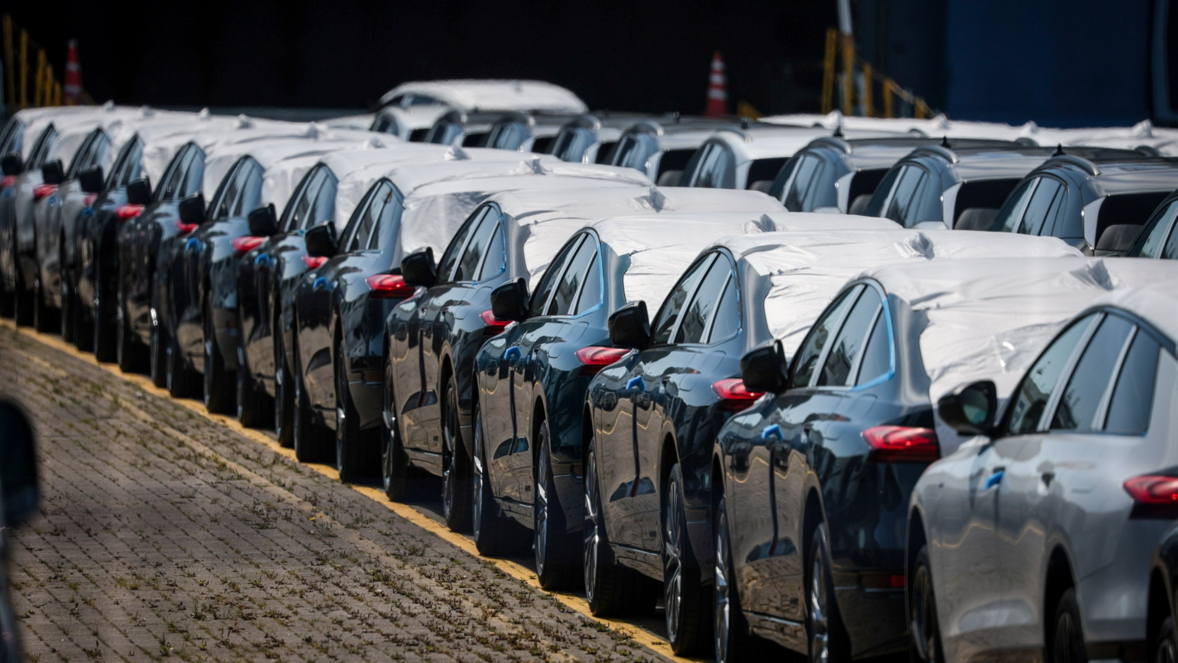 Donald Trump says he will raise tariff on EU vehicles to 25%
