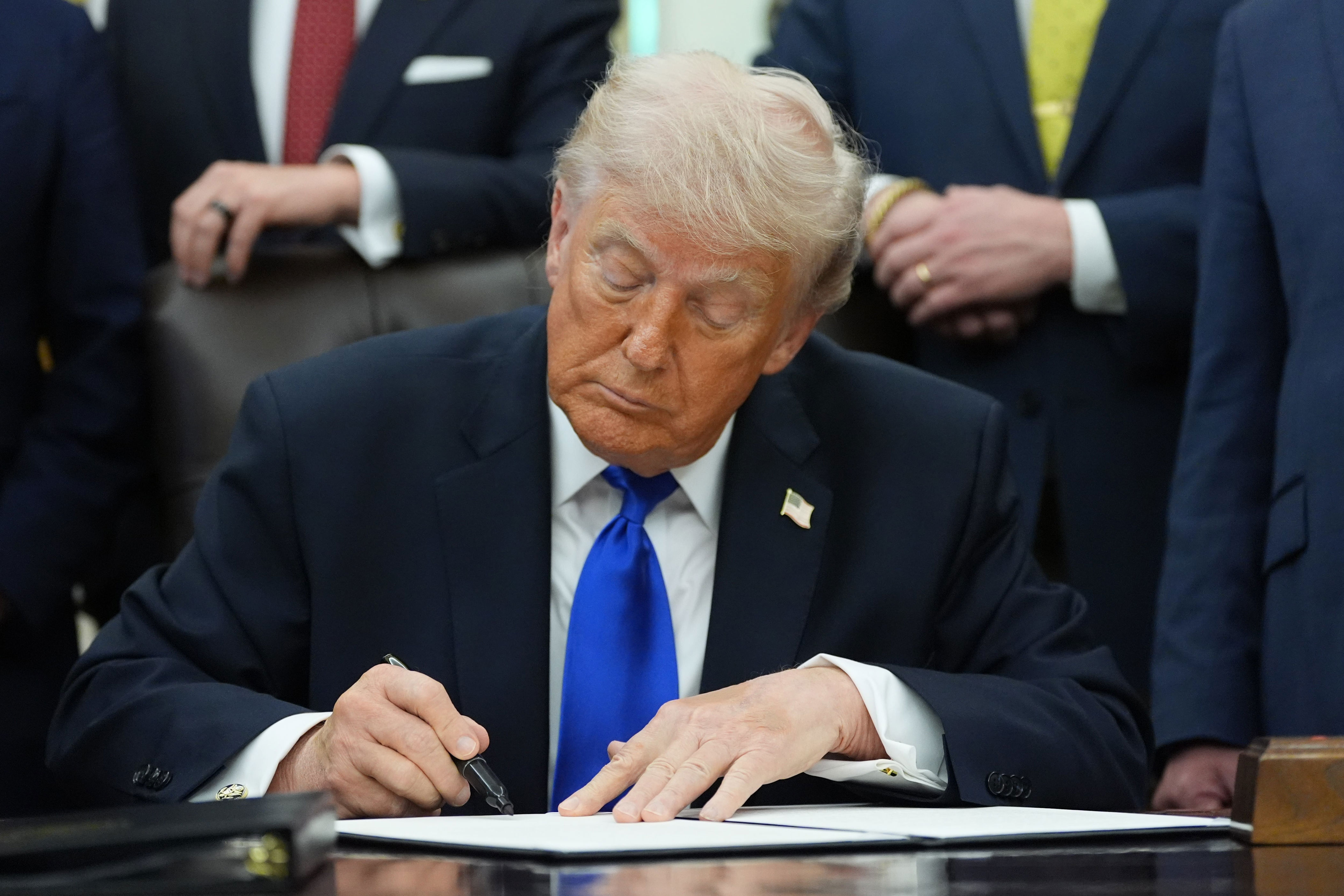 Trump says he’ll place 25% tariff on autos from EU, accusing bloc of ...