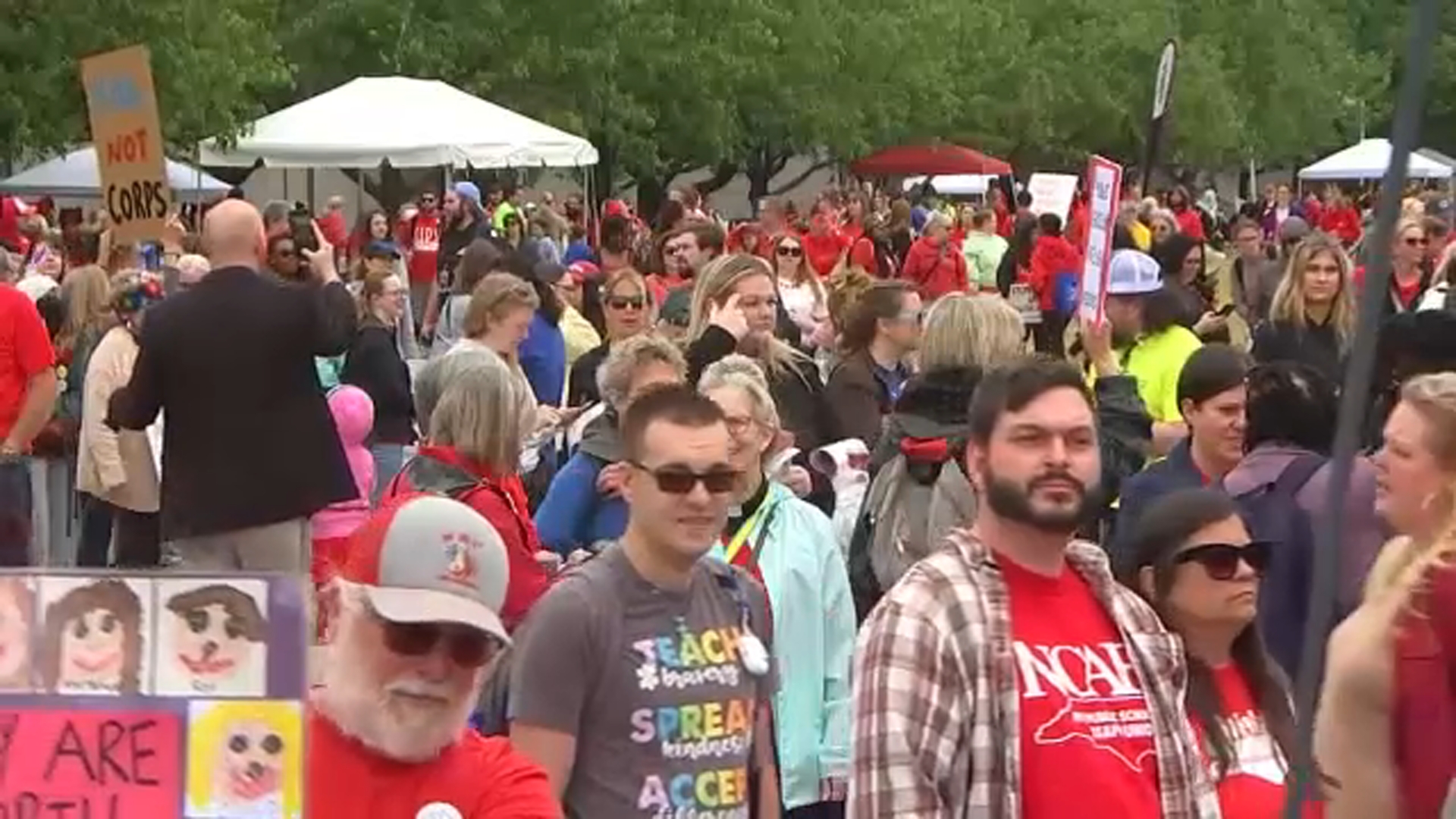 NC educators, teachers skip school to rally for pay raise, funding for ...