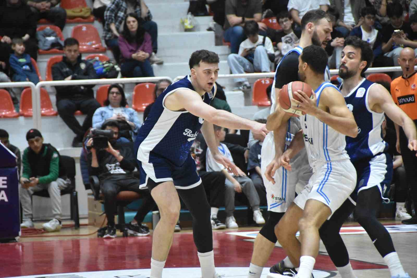 Basketbol Süper Ligi: Aliağa Petkimspor: 76 - Bahçeşehir Koleji: 95