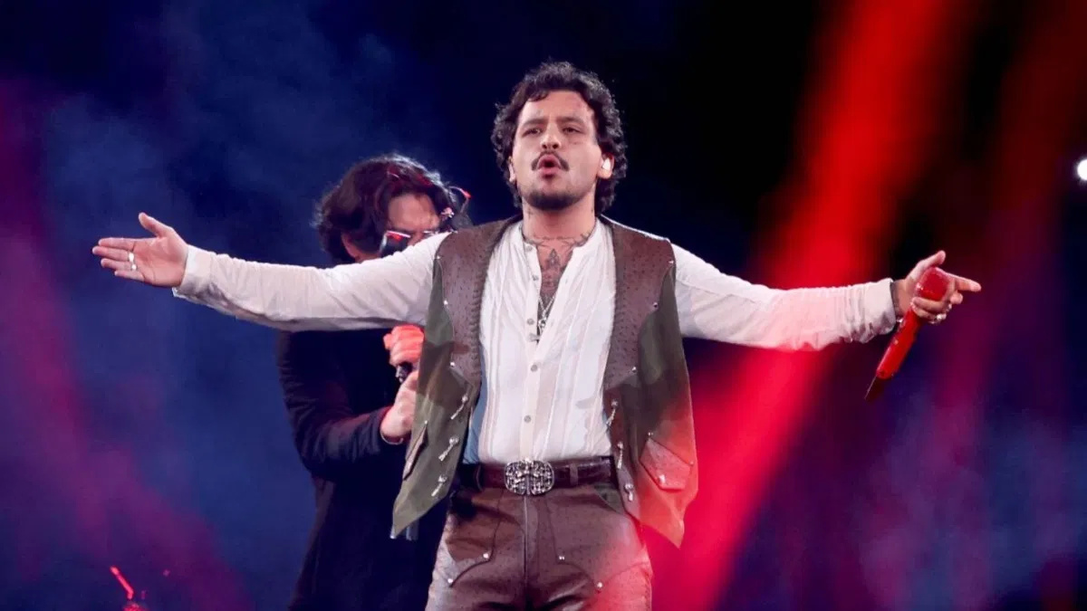 Christian Nodal ¿confirma? distanciamiento con sus padres: 
