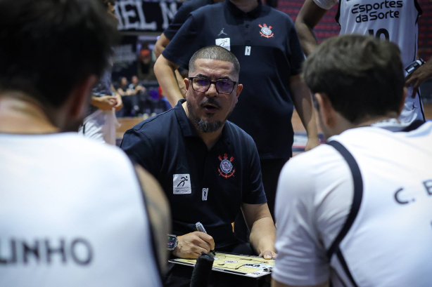 Técnico do Corinthians elogia postura no segundo jogo e exalta torcida ...
