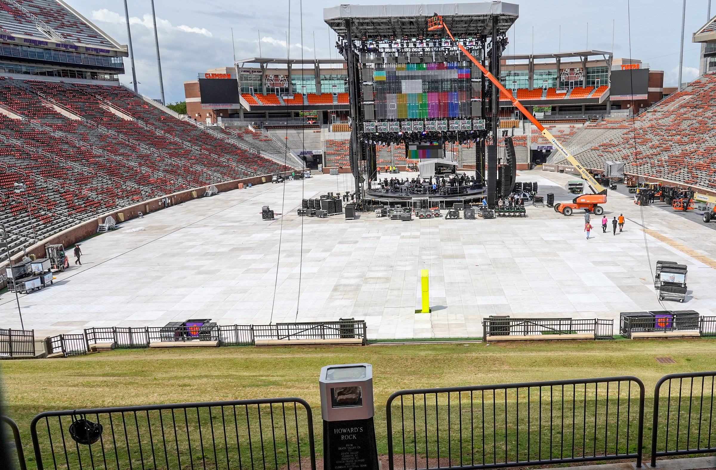 George Strait concert sets all-time attendance record at Clemson