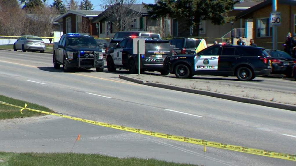 1st-degree murder charges laid after 2 kids found dead in Calgary vehicle