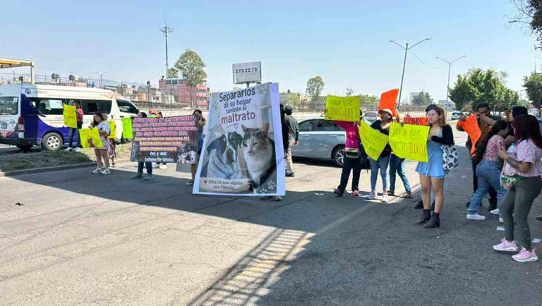 Vecinos bloquean Avenida Central en Ecatepec para exigir devolución de ...