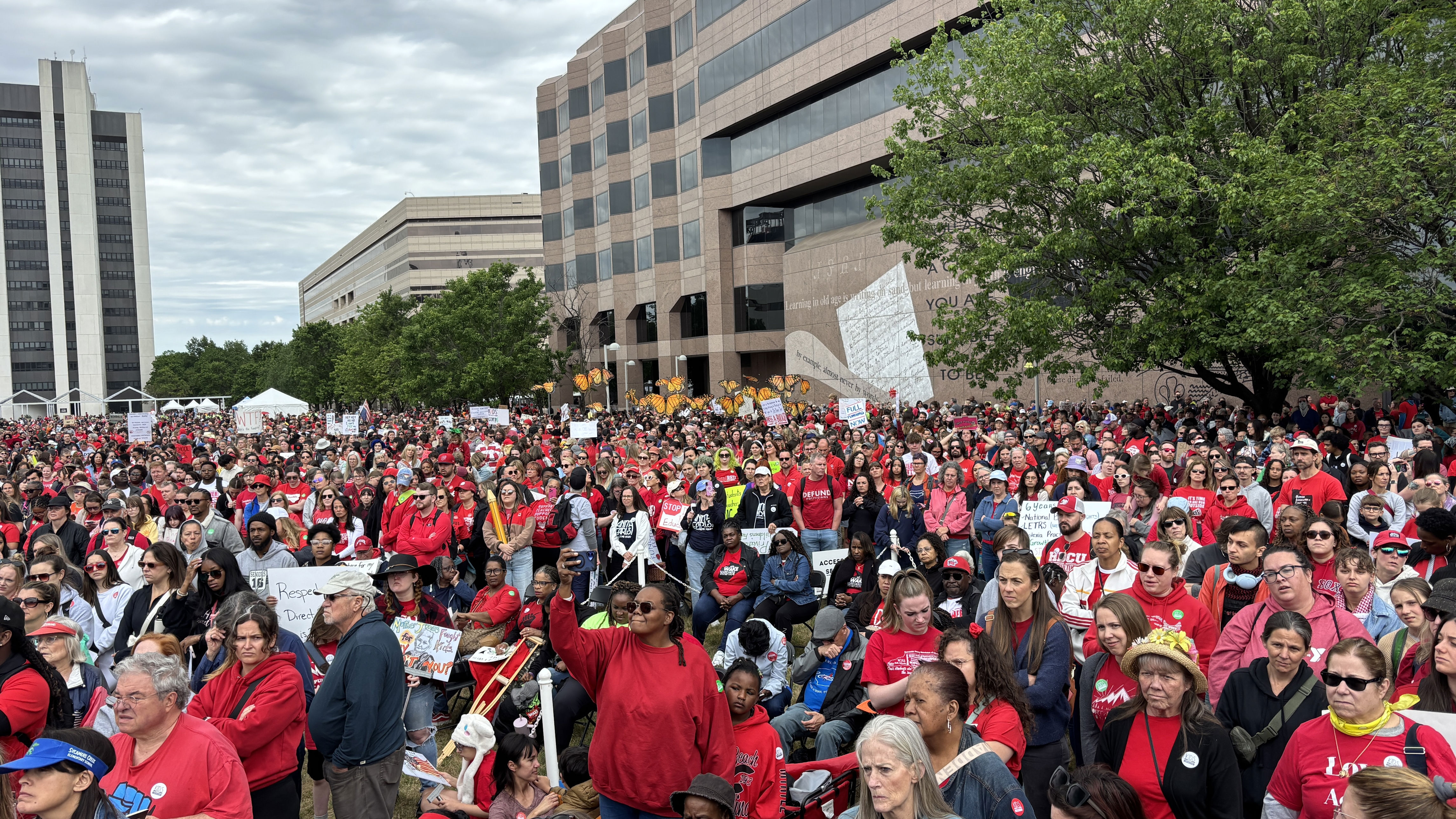 NC educators, teachers skip school to rally for pay raise, funding for ...
