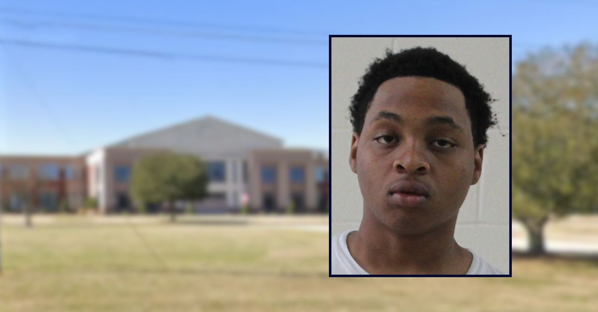 'I need to kill the baby': Man kicks pregnant girlfriend in the stomach ...