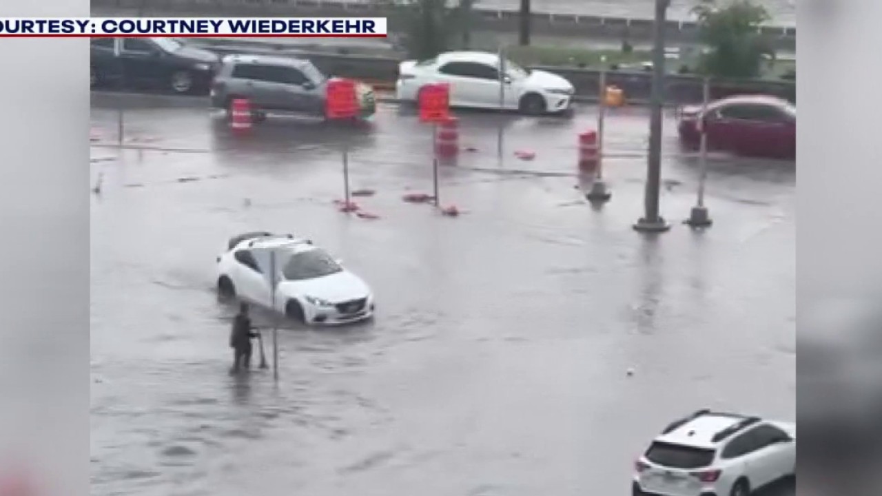 Flash flooding causes high water on I-35 in Austin