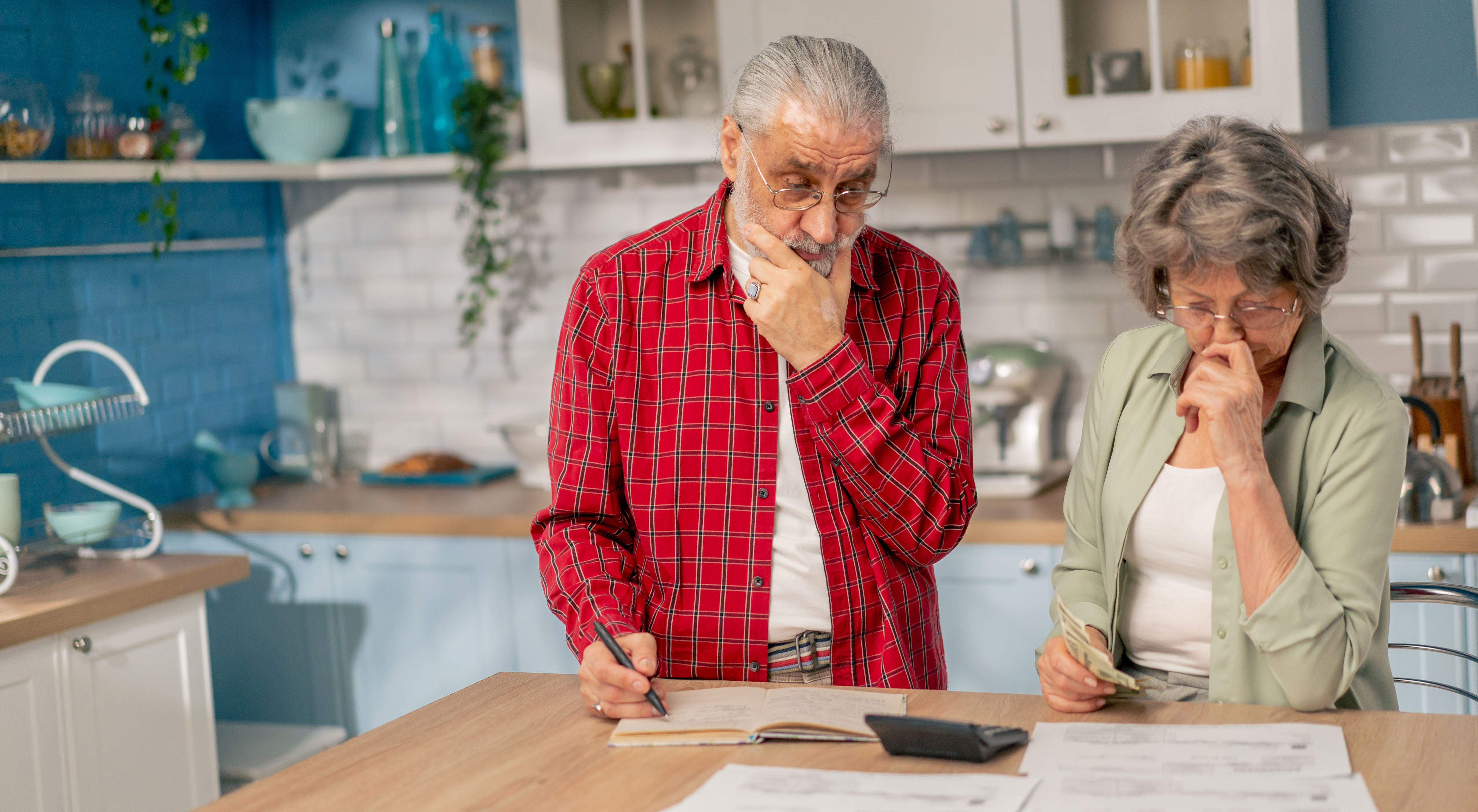Retirement experts say these 3 mistakes make it hard for seniors to ...