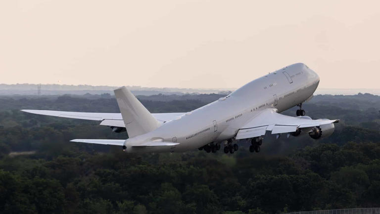 VC-25B bridge aircraft completes testing