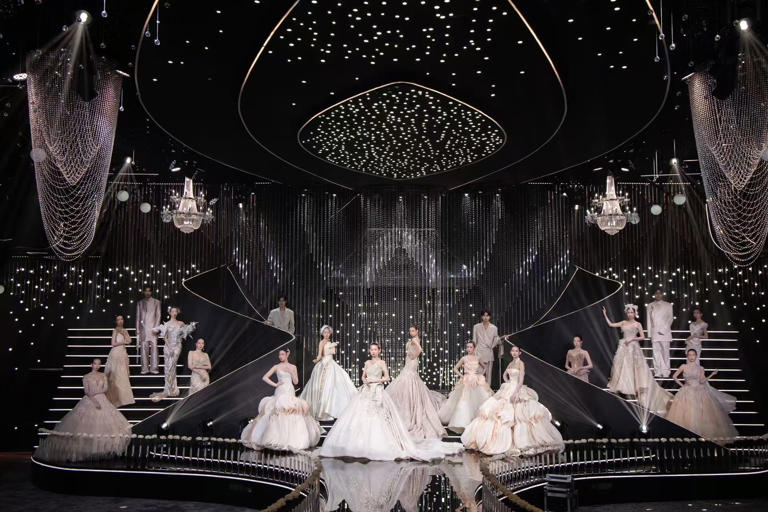 Francis Libiran debuts ‘Adoración’ bridal collection in Harbin runway ...
