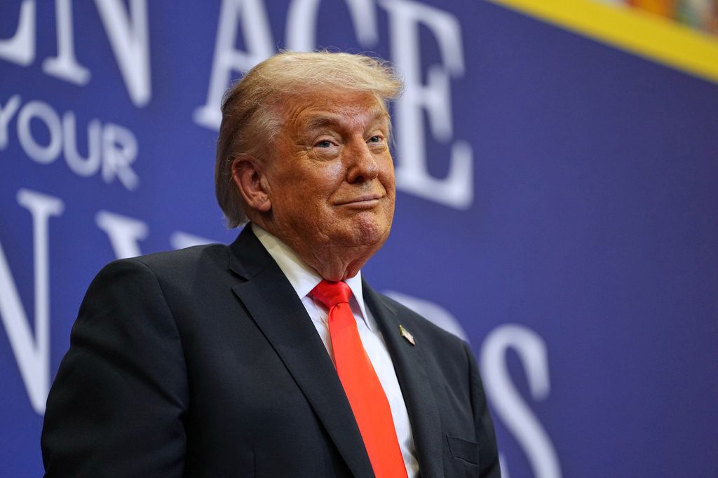 Trump says 300k illegal immigrants kicked off Social Security and 100k off Medicare
