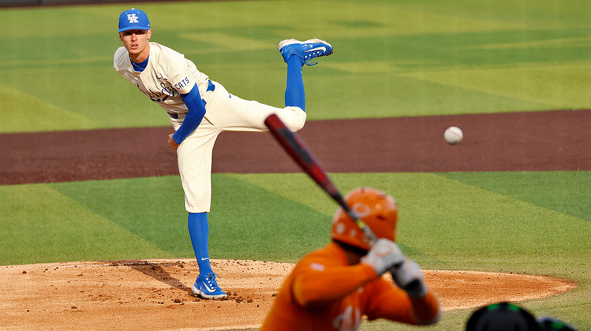 Cleaver shines as Kentucky opens Tennessee series with 9-2 win